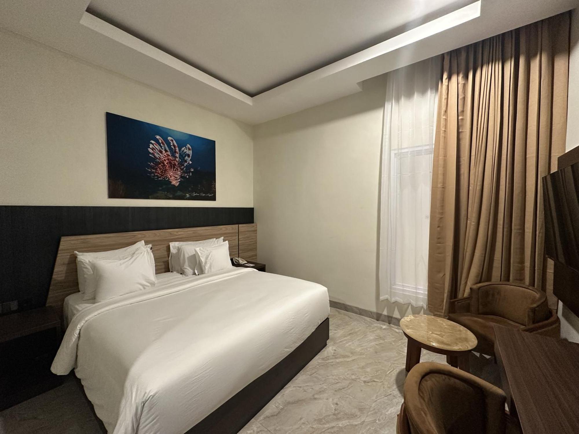 Vega Prime Hotel & Convention Sorong Quarto foto