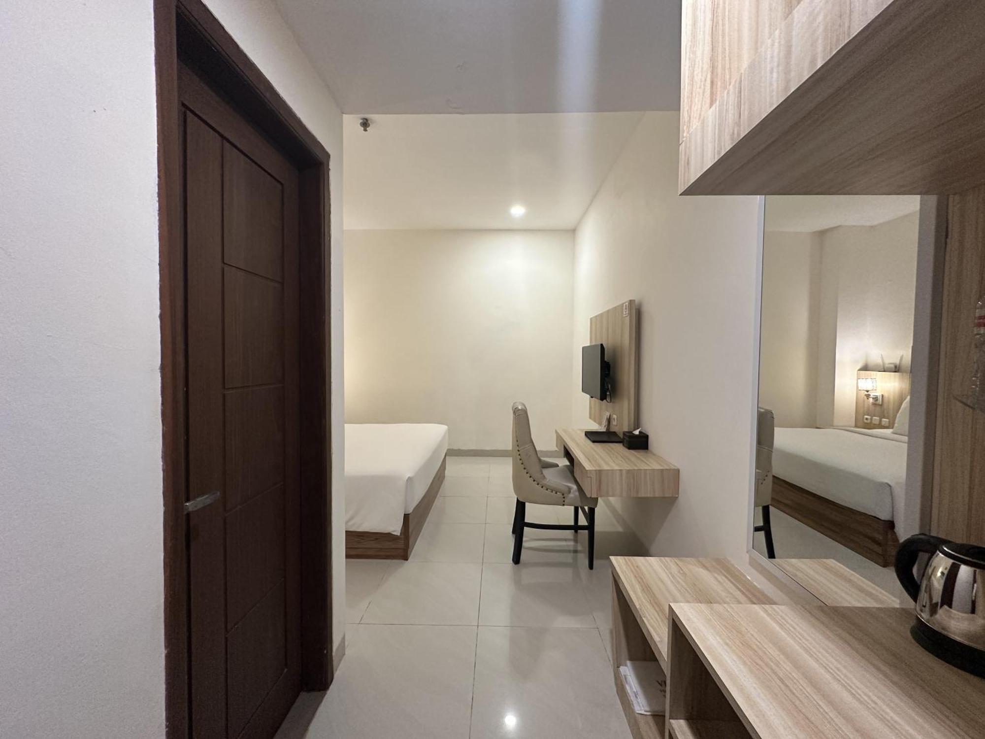 Vega Prime Hotel & Convention Sorong Quarto foto