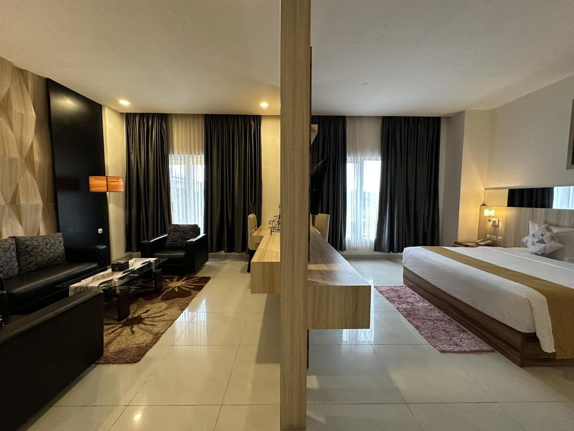Vega Prime Hotel & Convention Sorong Quarto foto